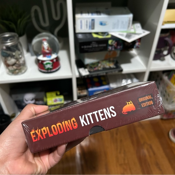 Exploding Kittens Card Game - Picture 3 of 4
